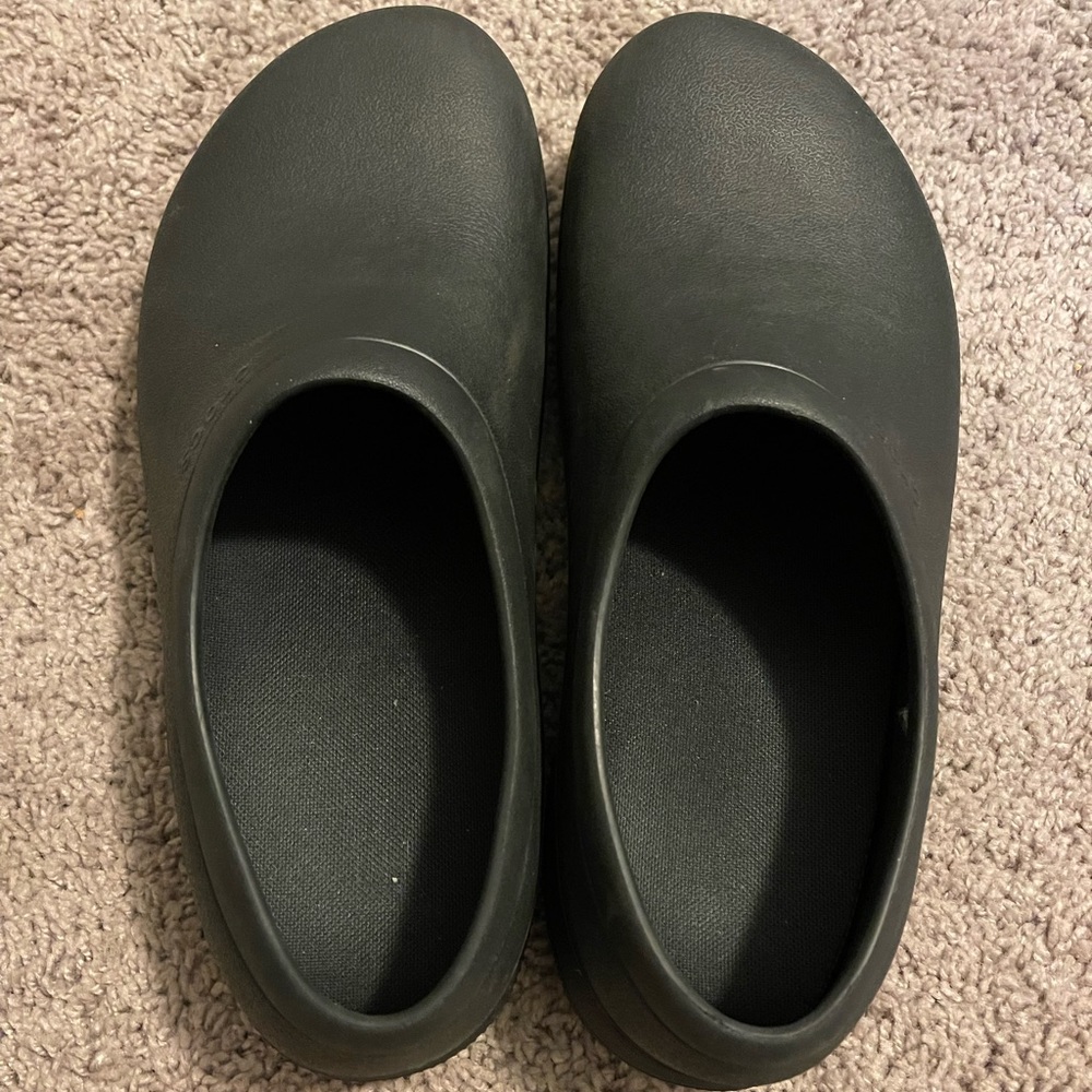 Mens crocs clogs size 11